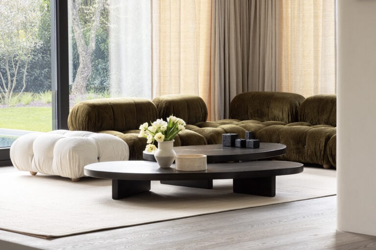 Prime grade European Oak flooring with clean grain and minimal knots – Tips for Buying Wood Flooring