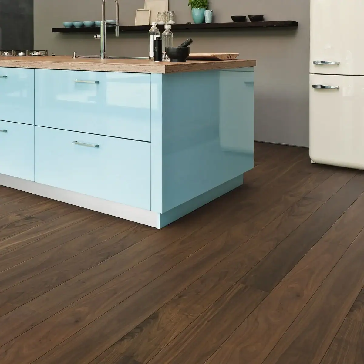 NATURAL WALNUT