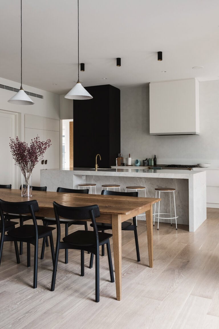 Light Shade European Oak Flooring in Coastal Interior – VOGUE Parquet